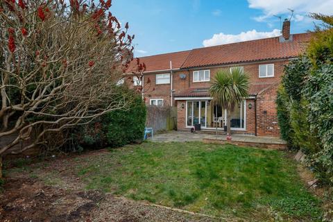 3 bedroom townhouse for sale, Ouseburn Avenue, York YO26