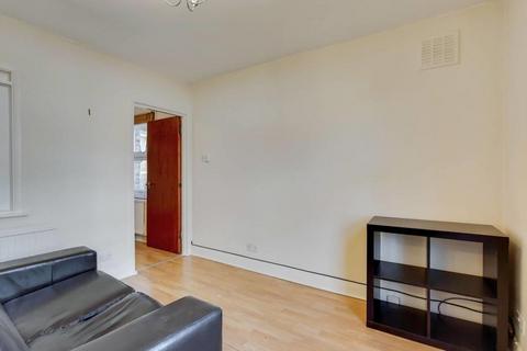 1 bedroom flat to rent, Nevern Square, Earls Court SW5