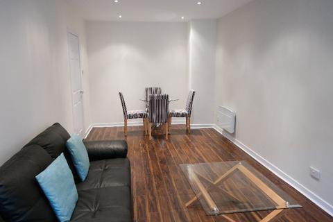 2 bedroom flat to rent, Kent Road, Glasgow G3