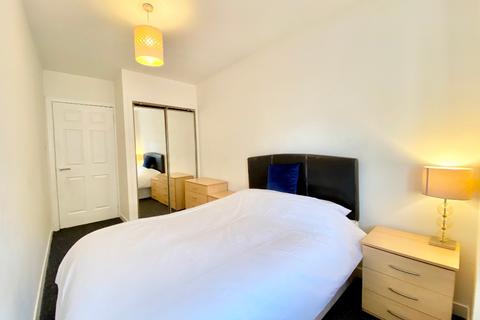 2 bedroom flat to rent, Kent Road, Glasgow G3