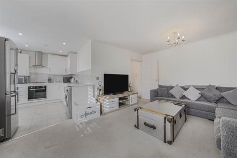 1 bedroom apartment for sale, Concorde Court, Windsor