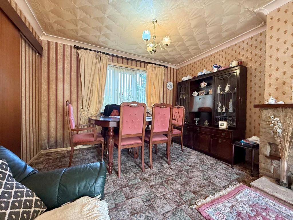 Dining room.jpg