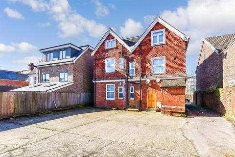 Studio for sale, The Mount, East Grinstead RH19