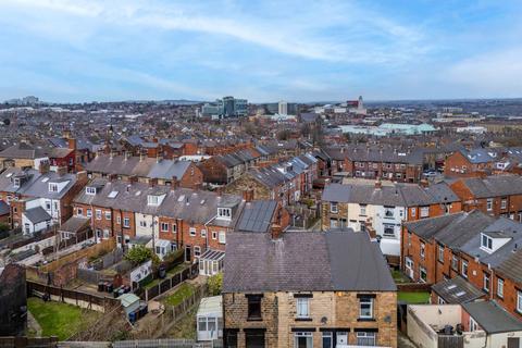 3 bedroom end of terrace house for sale, Charles Street, Barnsley S70