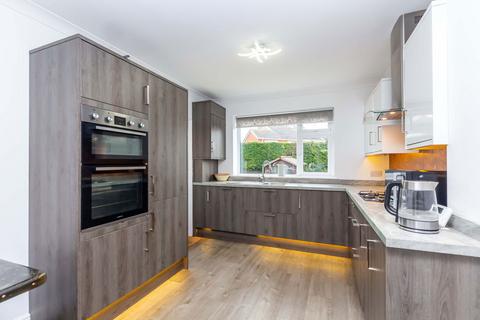 8 Hillcrest Drive, Scarisbrick, Ormskirk, L40 9QX