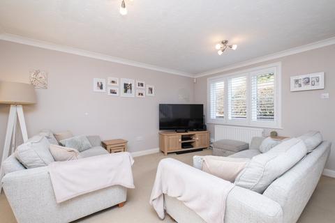 3 bedroom semi-detached house for sale, Glenbervie Drive, Herne Bay, CT6