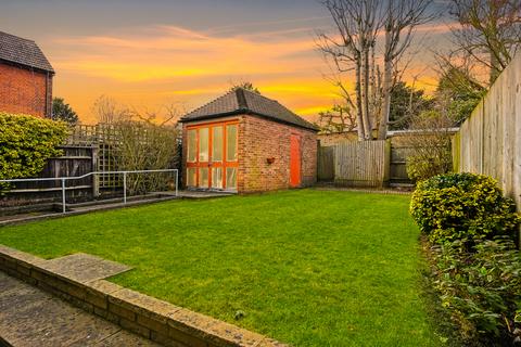 5 Amherst Gardens, London, W13 8NA
