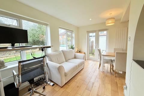 189 Chamberlain Crescent, Shirley, Solihull, B90 2DJ
