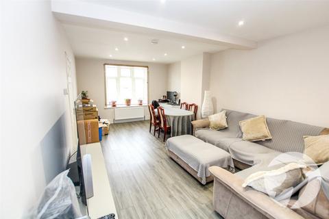 3 bedroom terraced house for sale, Prestbury Square, London, SE9