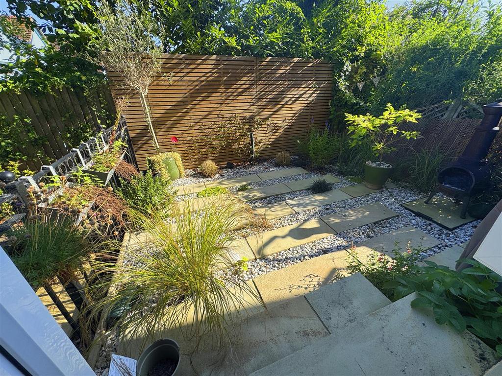 GARDEN.jpg