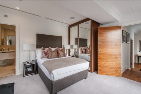 3 bedroom apartment to rent, Rainville Road, London W6