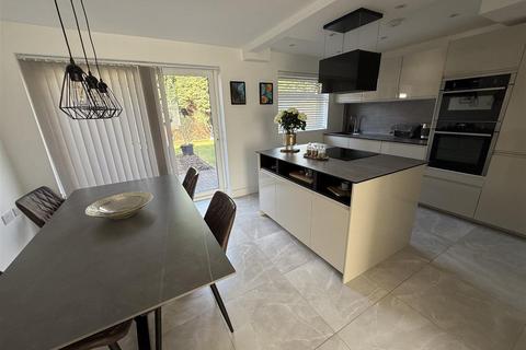 3 bedroom semi-detached house for sale, Harwood Close, Arnold, Nottingham