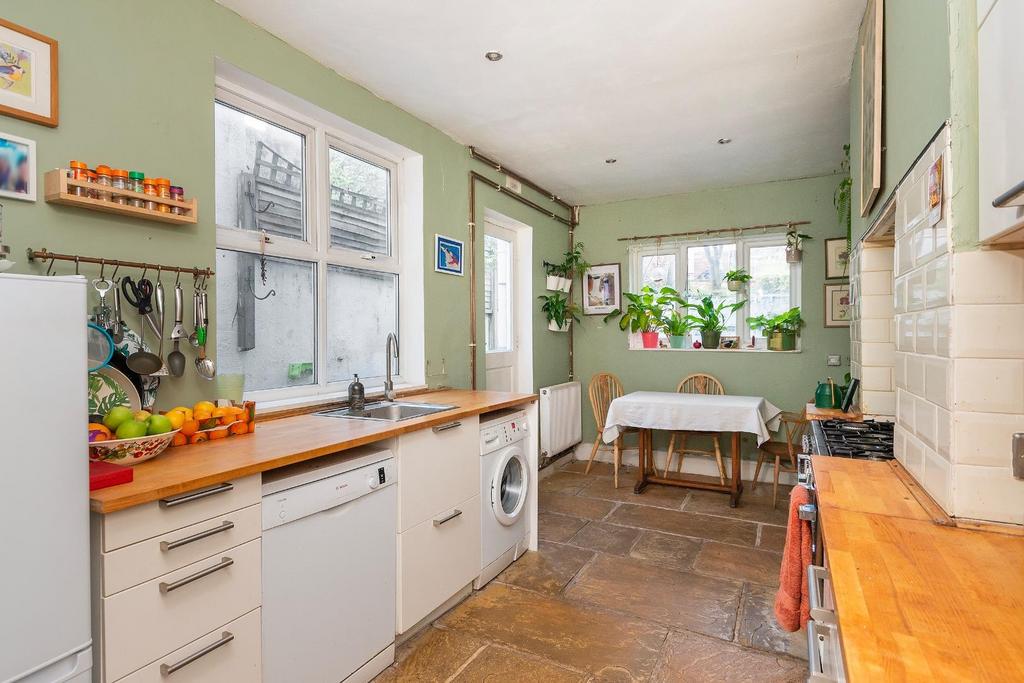 1 C1 R3 WH - Kitchen C.jpg
