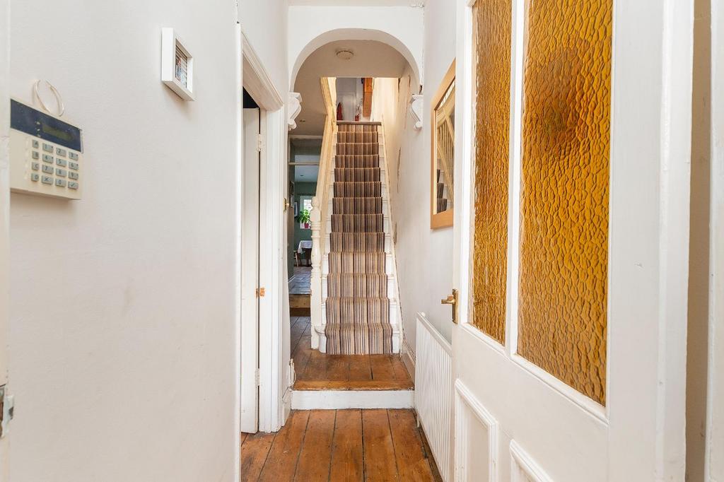 1 C1 R3 WH - Hallway A.jpg