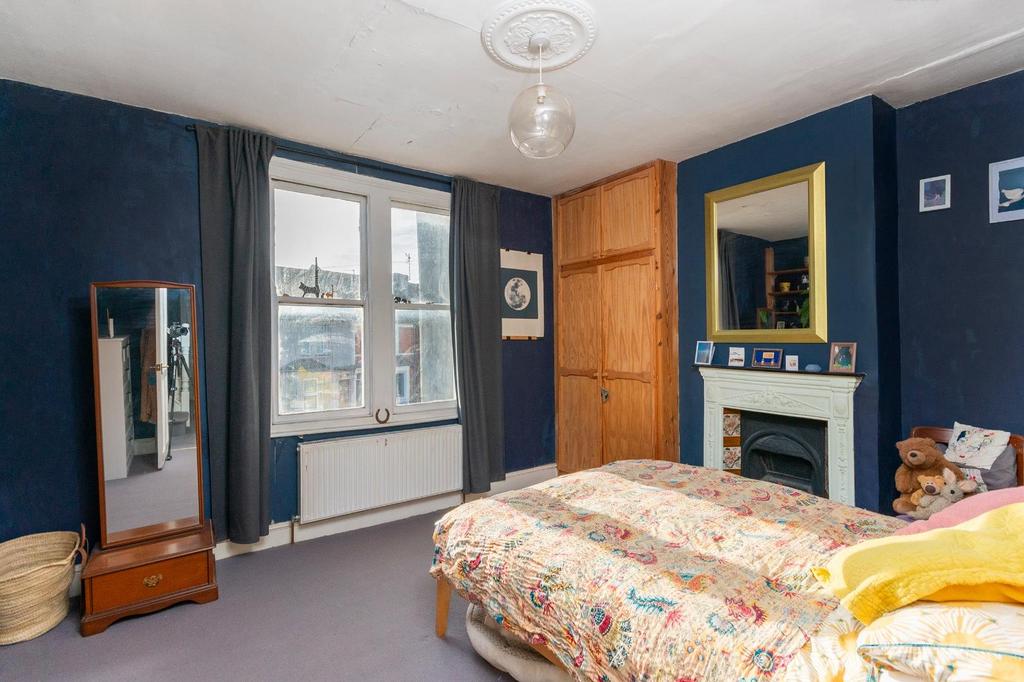 1 C1 R3 WH - Bedroom J.jpg