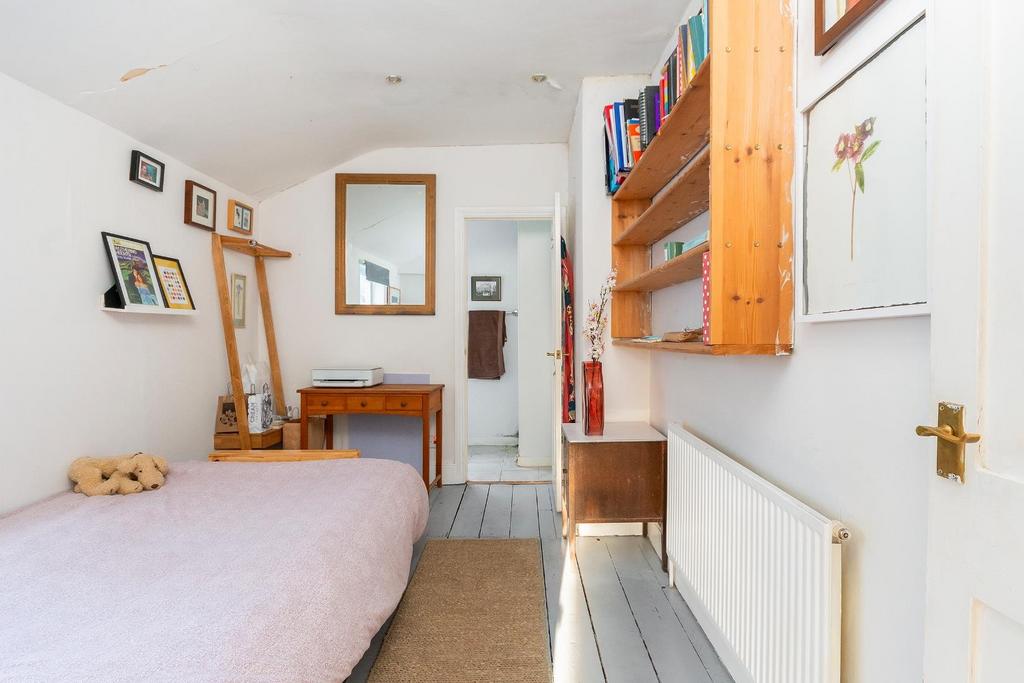 1 C1 R3 WH - Bedroom B.jpg