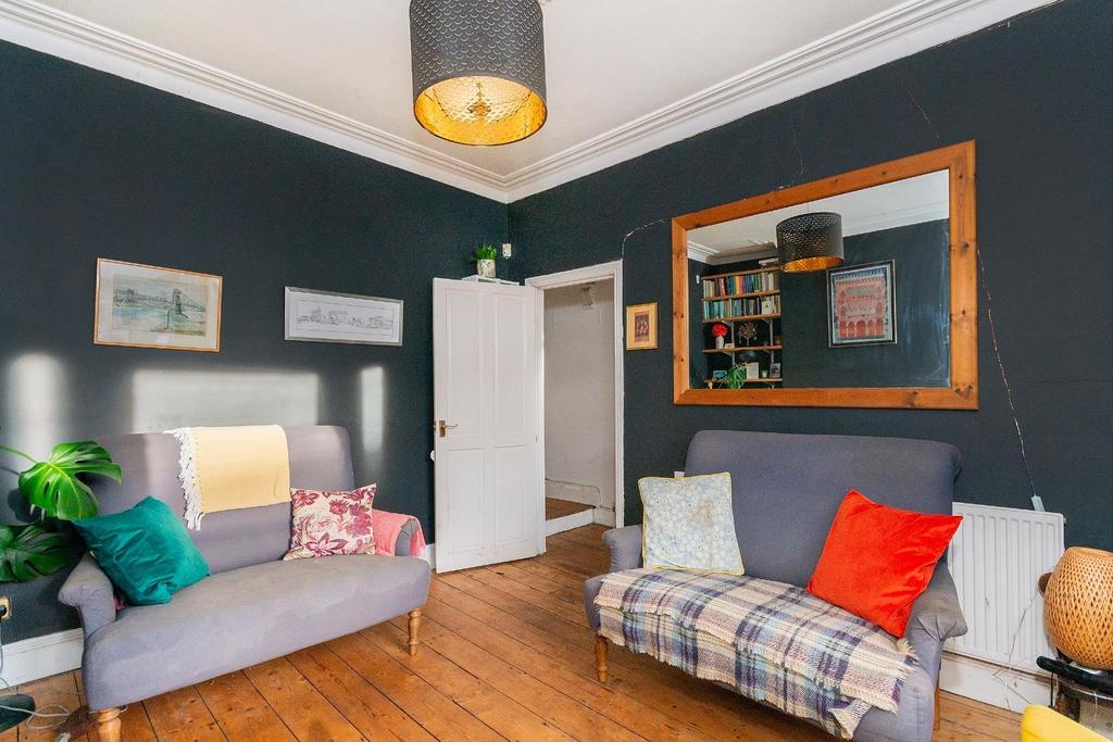 1 C1 R3 WH - Living Room A.jpg
