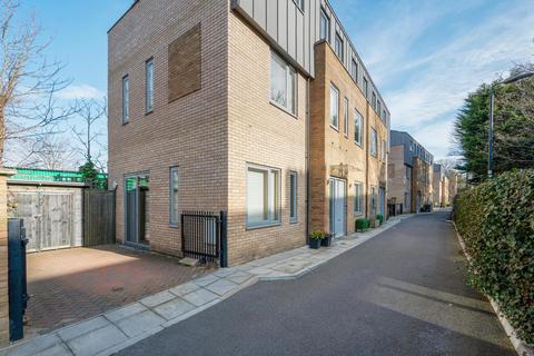 undefined, Brentford TW8