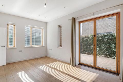 undefined, Brentford TW8
