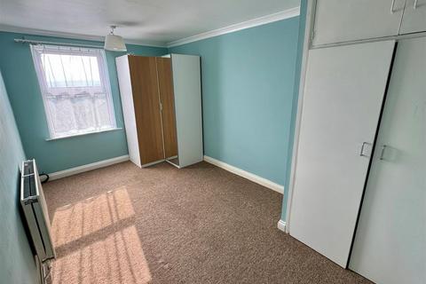 2 bedroom flat to rent, Hawkins Road, Newquay TR7