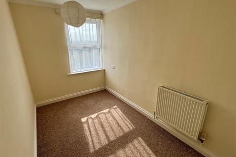 2 bedroom flat to rent, Hawkins Road, Newquay TR7