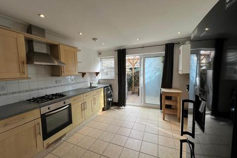 1 bedroom flat to rent, Forest Drive West, Leytonstone, London