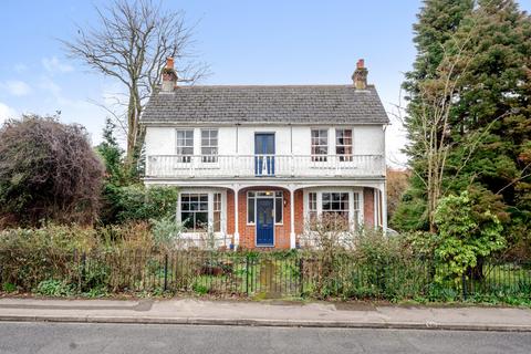 3 bedroom detached house for sale, Park Road, Chandler's Ford, Eastleigh, Hampshire, SO53