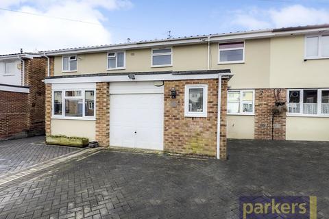 3 bedroom terraced house to rent, French Close, Witney, Oxfordshire, OX28