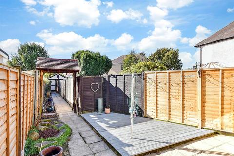 2 bedroom semi-detached house for sale, Glenview, London SE2