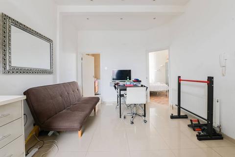 2 bedroom flat for sale, Lea Bridge Road, Leyton, London, E10