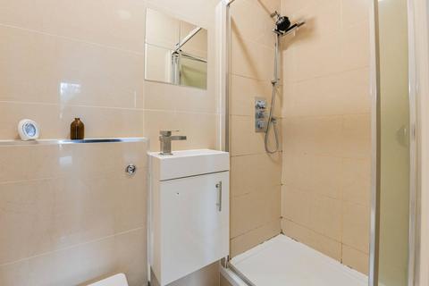 2 bedroom flat for sale, Lea Bridge Road, Leyton, London, E10