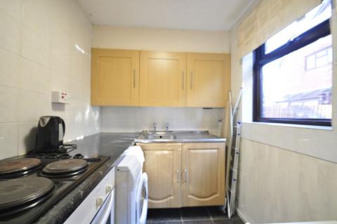 Studio to rent, St. Brides Gardens, Newport, NP20