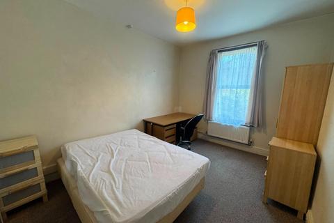 4 bedroom house to rent, Eton Place, Plymouth PL1