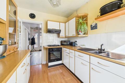 15 Brooklands Drive, Gedling, Nottingham, NG4 3GU