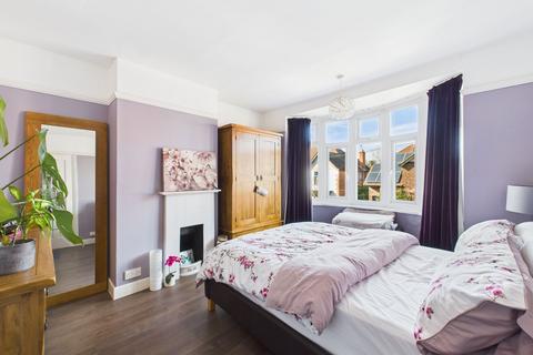 15 Brooklands Drive, Gedling, Nottingham, NG4 3GU