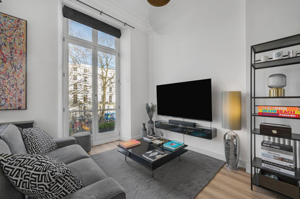 Apt 4 - Living Room