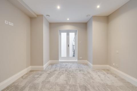 3 bedroom flat for sale, Fulham Palace Road, Fulham, Greater London