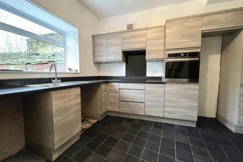 2 bedroom terraced house to rent, St. Marys Road, Glossop