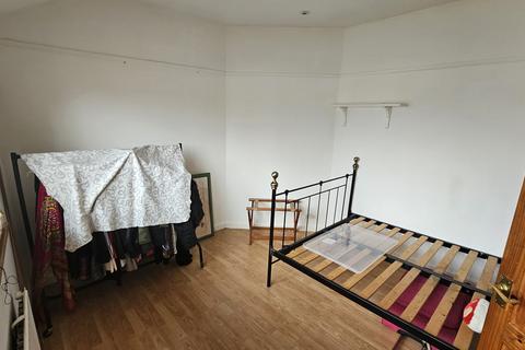 1 bedroom end of terrace house to rent, London CR0