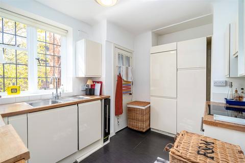 2 bedroom apartment for sale, Highlands Heath, Putney, SW15