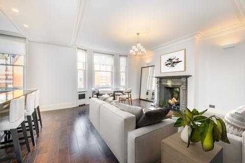 3 bedroom flat to rent, Great Portland Street, Fitzrovia, London