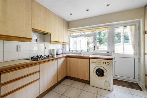 47 Paddock Way, Oxted, RH8 0LG