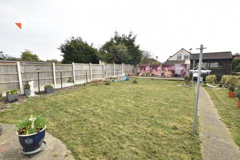 3 bedroom detached bungalow for sale, Frinton Road, Holland on Sea