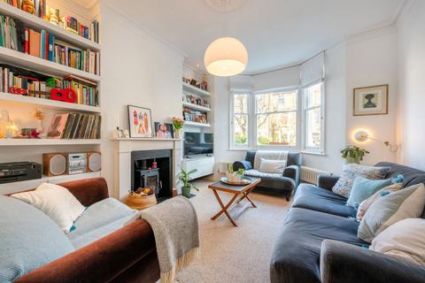 2 bedroom flat for sale, Burghley Road, Kentish Town, London