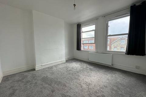 3 bedroom flat for sale, Flat 8, Portland Mansions, Portland Road, London, SE25 4QW