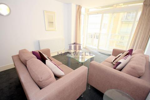 2 bedroom flat to rent, Cassilis Road, London E14