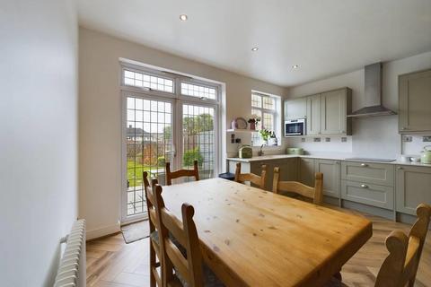 55 Hubert Road, Rainham, RM13 8AD