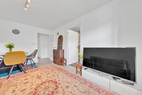 5 Upton Close, London, NW2 1UP
