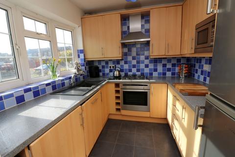 3 bedroom terraced house for sale, Shaftesbury Crescent, Staines-upon-Thames, Surrey, TW18