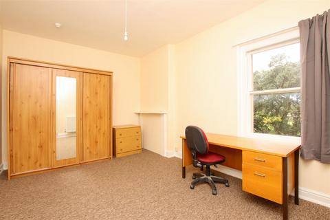 2 bedroom flat to rent, Weston Park East, Bath BA1